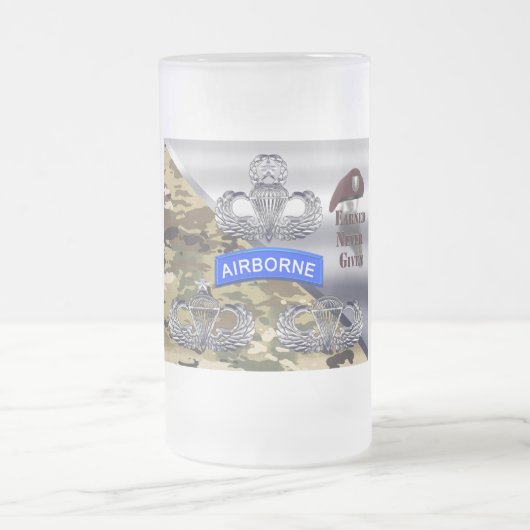 Wings in de lucht - verdiend nooit matglas bierpul (Center)