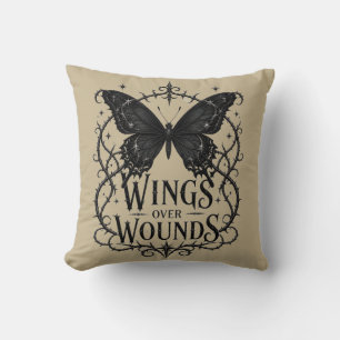 Wings Over Wounds – Gotische Zwarte Vlinder Ontwer Kussen