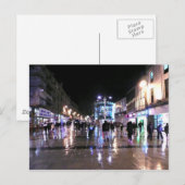 Winkelen in de regen briefkaart (Voorkant / Achterkant)