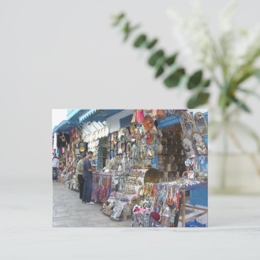 winkelen in een bazaar in Tunesië Briefkaart (Staand voorkant)