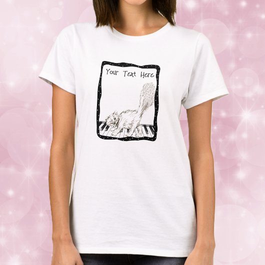 Winkelende kat op Piano Keys Black Border Stippen T-shirt