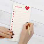 Winkellijst Red Hearts Magnetic Name Notitieblok<br><div class="desc">Rood en crème boodschappenlijstje notitieblok met naam personalisatie in een rood hart. Met kleine rode harten voor selectievakjes! Ziet er geweldig uit op je bureau of koelkast. Vul in,  scheur af en pop in je boodschappentas op je volgende reis naar de winkel. Niet meer te vergeten boodschappen!</div>