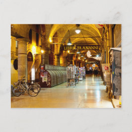 winkels onder een Portico in Bologna, Italië Briefkaart