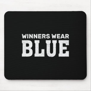 Winnaars dragen blauwe teamspirit spel competitie  muismat