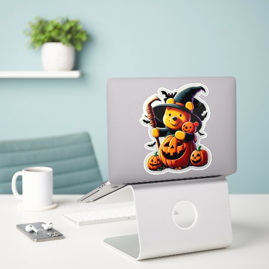 Winnie the Pooh Sticker (Laptop op bureau)