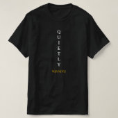 Winning Quietly – Minimal Typography T-Shirt with  (Design voorkant)