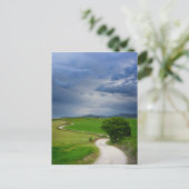 Winningsweg onder een donkere hemel briefkaart (Staand voorkant)
