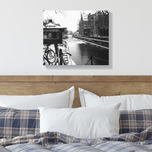 Winter aan de Riverside BW Canvas Afdruk (Insitu (Slaapkamer))
