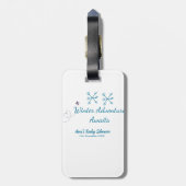 Winter Adventure awaits baby shower blue snowflake Bagagelabel (Achterkant verticaal)