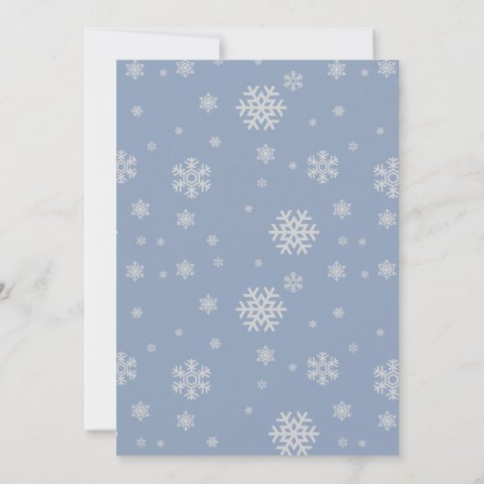 Winter baby shower snowy pines wreath dusty blue kaart (Achterkant)