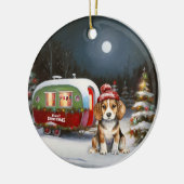 Winter Beagle Caravan Kerstavontuur Keramisch Ornament (Links)