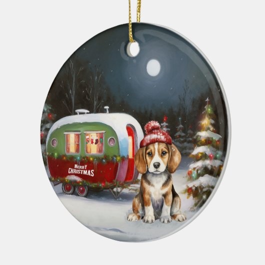 Winter Beagle Caravan Kerstavontuur Keramisch Ornament (Links)