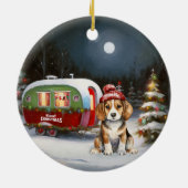 Winter Beagle Caravan Kerstavontuur Keramisch Ornament (Achterkant)