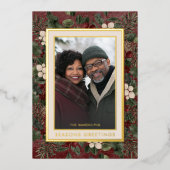 Winter Berries Bourgogne Seizoenen Groeten Foto Folie Feestdagenkaart (Voorkant)