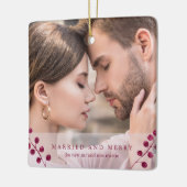 Winter Berries Roze gehuwd en foto van Merry Keramisch Ornament (Links)