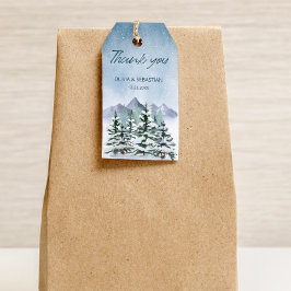 Winter besneeuwde bergbosbruiloft cadeaulabel