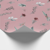Winter Blauwe Spar & Gewarmde Bessen Stof Roze Cadeaupapier (Hoek)