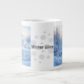 Winter Bliss Jumbo Mok – Gezellig sneeuwlandschap. (Voorkant)