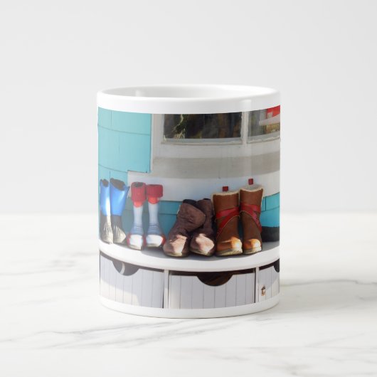 Winter Boots All in a Row - Martha's Vineyard Grote Koffiekop (Voorkant)