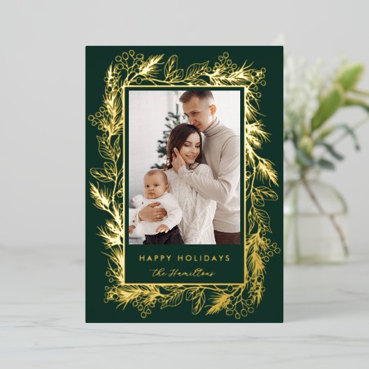 Winter Botanical Greenery Leaves Berries Christmas Folie Feestdagenkaart (Staand Voorkant)