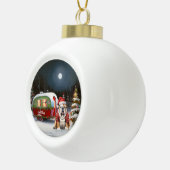 Winter Bulldog Caravan Kerstavontuur Keramische Bal Ornament (Rechts)