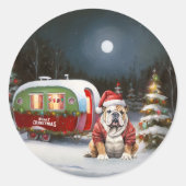 Winter Bulldog Caravan Kerstavontuur Ronde Sticker (Voorkant)