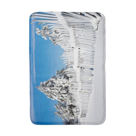 Winter Cabin Rusty Snowy Ski Fence Trees Foto Badmat (Voorkant Verticaal)