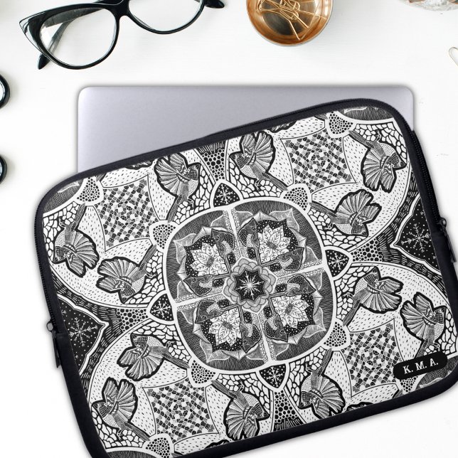 Winter Cardinals Mandala Laptop Sleeve (Creator heeft geüpload)
