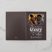 Winter Cocoa Cozy Vibes Kerst Foto Folie Feestdagenkaart (Buiten Laag)