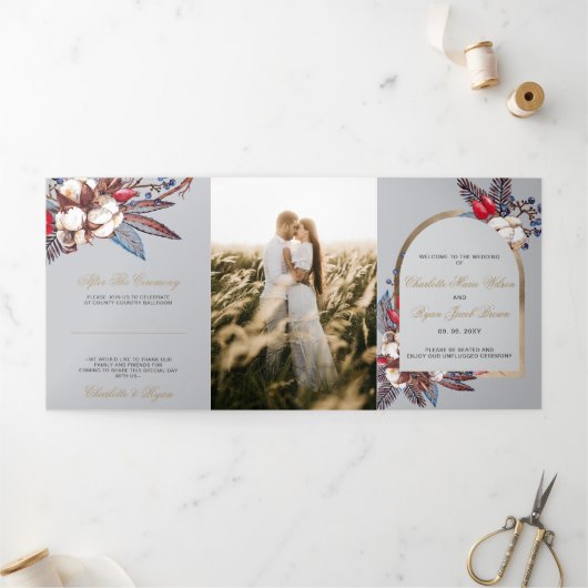 Winter Cotton Dusty Blue Red Berries Wedding Drieluik Programma (Buitenkant)