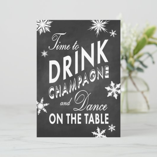 Winter Couple's Shower Time to Drink Champagne Kaart (Staand voorkant)