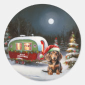 Winter Dachshund Caravan Kerstavontuur Ronde Sticker (Voorkant)