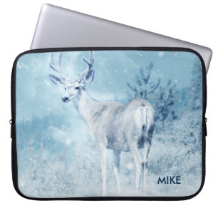 Winter Deer en Pine Trees Aangepast Laptop Sleeve