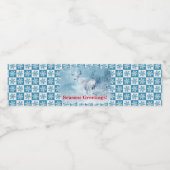 Winter Deer en Pine Trees op Snowflake Pattern Waterfles Etiket (Enkel label)