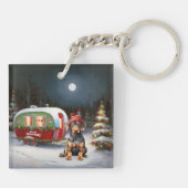 Winter Dobermann Caravan Kerstavontuur  Sleutelhanger (Achterkant)