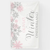Winter Eenderland Roze Zilver Sneeuw Eerste Verjaa Spandoek (Verticaal)