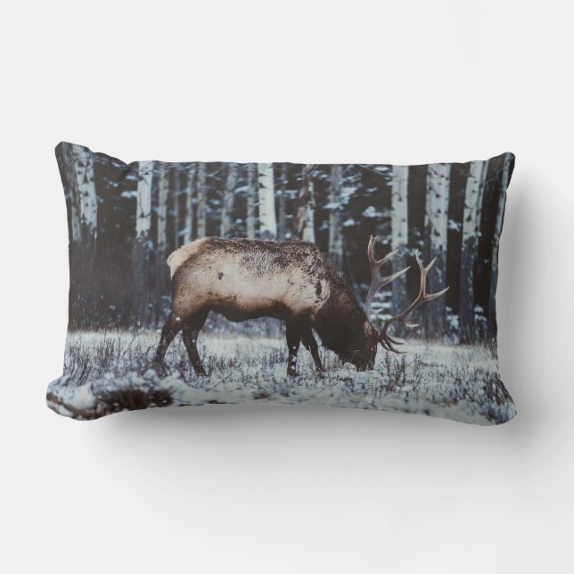 Winter Elk in Birch Forest Decorative Pillow Kussen (Voorkant)