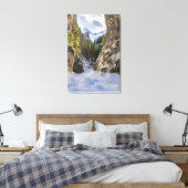 Winter- en lensvallei en -bergen canvas afdruk (Insitu (Slaapkamer))