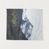 Winter en lente - groene bomen en sneeuwberg wandkleed (Voorkant (horizontaal))