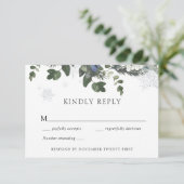 Winter Evergreen Blue Weddenschap RSVP Kaart (Staand voorkant)