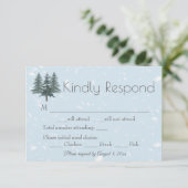 Winter Evergreen Pine Trees Bruiloft RSVP Kaartje (Staand voorkant)