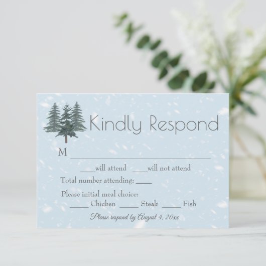 Winter Evergreen Pine Trees Bruiloft RSVP Kaartje (Staand voorkant)