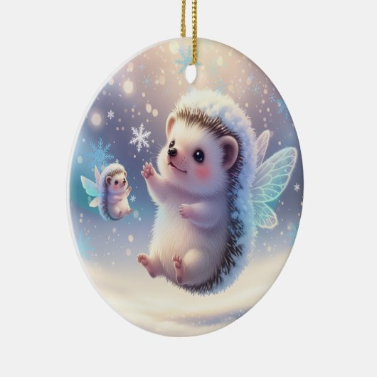 Winter Fairy Hedgehogs  – Cute Snowflake  Keramisch Ornament (Rechts)
