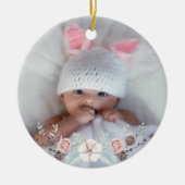 Winter Floral Baby's eerste kerstfoto Keramisch Ornament (Voorkant)