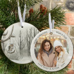 Winter Forest Owl Waterverf Persoonlijke foto Keramisch Ornament<br><div class="desc">Foto kerstversiering die je kunt personaliseren voor mam, pap of iemand anders! Het ontwerp heeft een elegante waterverf scène aan één kant van een winterbos met een uil op een bandensvleugel. De andere kant heeft uw foto en uw namen of andere douanetekst. Het fotomalplaatje toont uw foto in rond formaat...</div>
