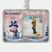 Winter Forest Snowman Foto | Roze Verzilverd Omlijst Ornament (Voorkant)