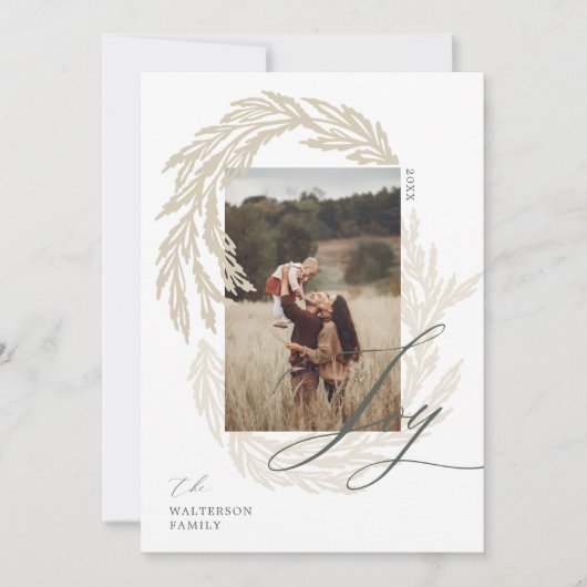 Winter Garland krans Joy Script Foto & Monogram Feestdagenkaart (Voorkant)