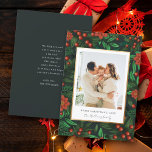 Winter gebladerte groen vrolijke kerst foto feestdagenkaart<br><div class="desc">Laat uw vakantieherinneringen stralen met onze Photo Christmas-Kaart. De winterse gebladerte achtergrond, versierd met holle bessen, zet de perfecte feestelijke toon. Een witte overlay met een chique faux gouden rand lijsten elegant uw gekoesterde foto. Pas aan met uw vakantiewensen en uw familienaam in sierlijk handgeschreven schrift. Draai hem om voor...</div>