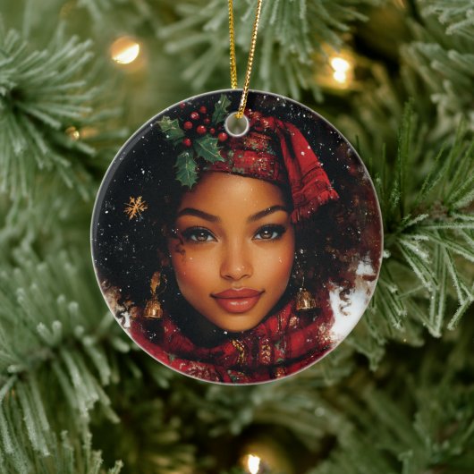 Winter Glow Afrocentric Queen – Holiday Art Keramisch Ornament (Boom)