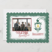 Winter Green, Bourgogne Red Script Gold Bell Feestdagenkaart (Voorkant)